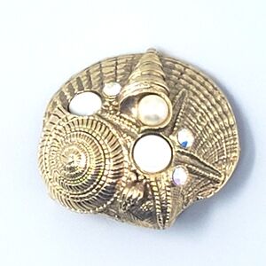 Vintage Gold Tone Brooch Pin